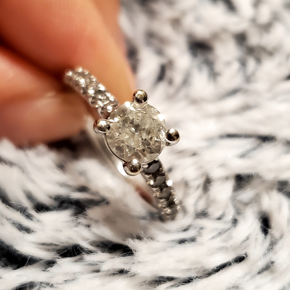 ENGAGEMENT 💍 & WEDDING RING SET - Picture 5 of 6